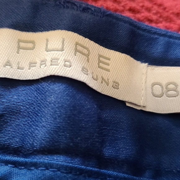 Blue knee length shorts - Picture 7 of 9